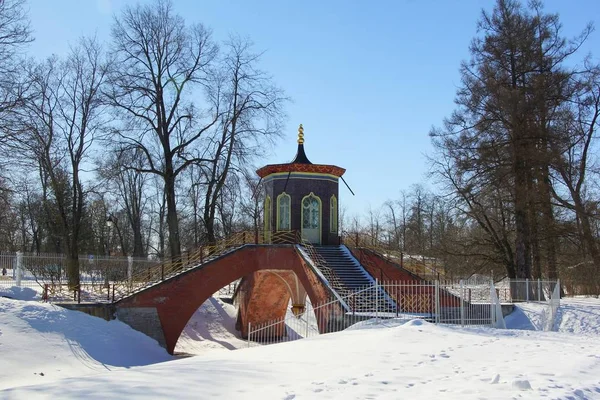 Soliga Mars Dag Och Över Bron Alexander Park Tsarskoje Selo — Stockfoto