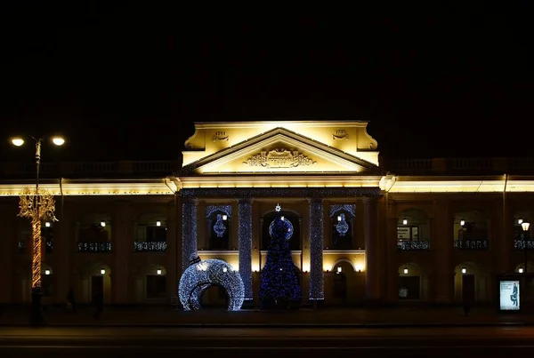 Decoração Natal Cidade Com Luzes Brilhantes Elétricas Nevsky Prospect Gostiny — Fotografia de Stock