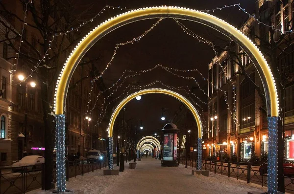 Weihnachtsdekoration Der Stadt Mit Elektrisch Leuchtenden Lichtern Bolshaya Konyushennaya Street — Stockfoto