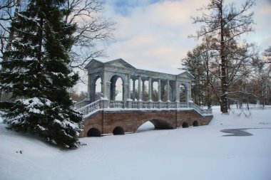Tsarskoye Selo, Catherine Park ve mermer köprü yılın son günü yürüyüş