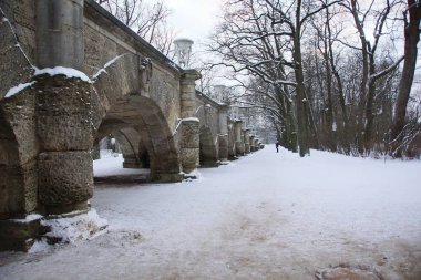 Bir kış günü Catherine Park, akik odalar için rampa üzerinde yürümek