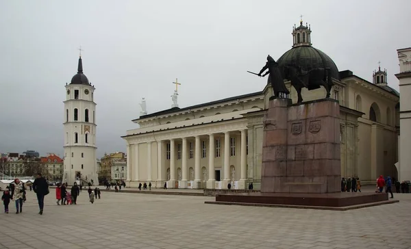 Cathedral Square Klocktornet Och Monument Till Prinsen Vilnius — Stockfoto