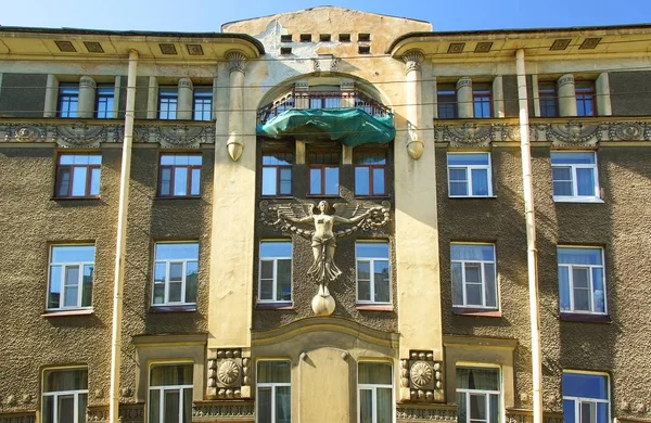 Fragmento Fachada Uma Casa Habitação Estilo Art Nouveau Petersburgo — Fotografia de Stock