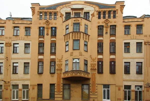 Fragmento Fachada Una Vivienda Estilo Art Nouveau Voznesenskiy Prospekt Petersburgo —  Fotos de Stock