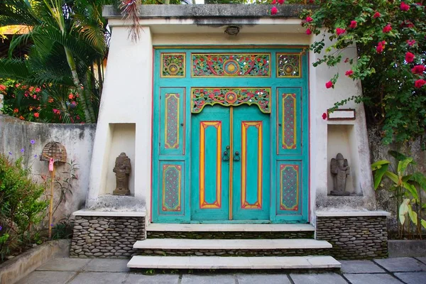 Sanur Endonezya Bali Adası villada arsa için giriş kapısı