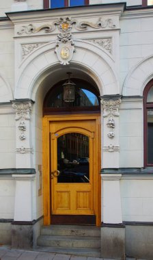 Cephe ve apartman girişinde tasarımının parçası