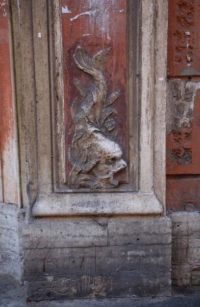 Fragmento do design da entrada principal do edifício no estilo Art Nouveau na 7th Krasnoarmeiskaya Street — Fotografia de Stock