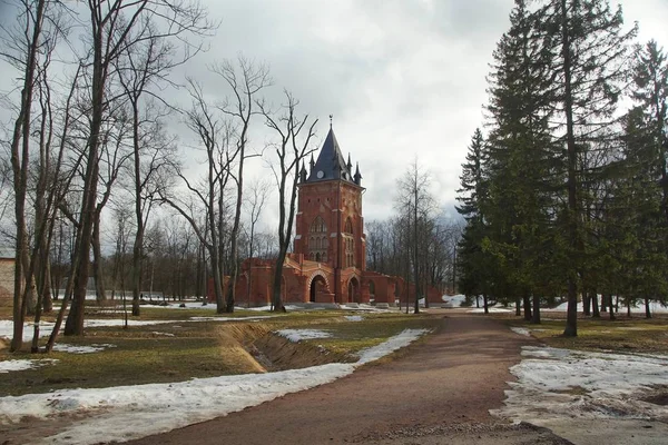 Tsarskoe Selo Alexandrovsky Park Mart ayı sonunda yürüyüş
