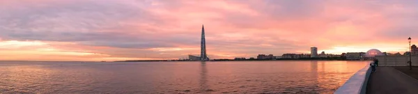 Tarde de verano y puesta de sol sobre el Golfo de Finlandia —  Fotos de Stock