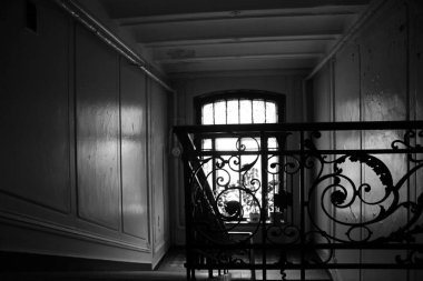 St Petersburg Kirochnaya Caddesi'nde Art Nouveau tarzı Baka'nın apartman, büyük merdiven iç