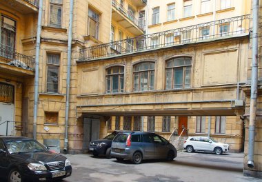 St Petersburg Kirochnaya Caddesi'nde Art Nouveau tarzı Baka'nın apartman