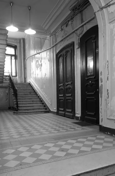 Baka 's wohnhaus im jugendstil in der kirochnaya straße in st. petersburg — Stockfoto