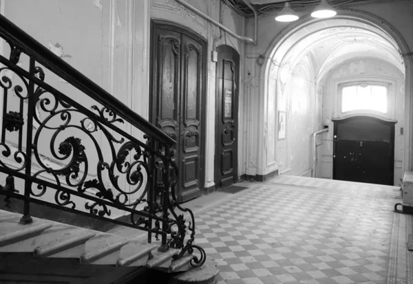 Edifício de apartamentos de Baka em estilo Art Nouveau na rua Kirochnaya em São Petersburgo — Fotografia de Stock