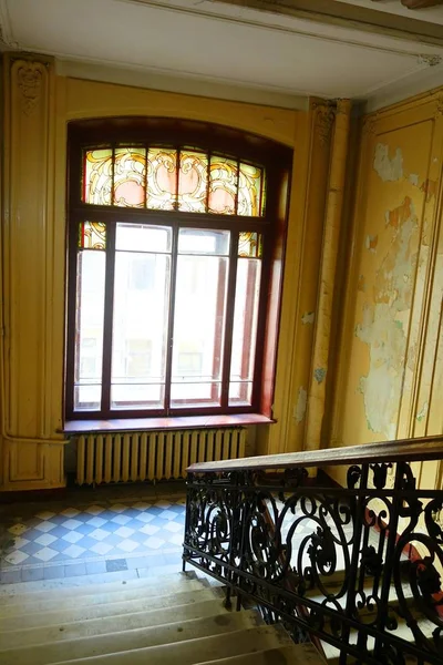 Baka's apartment building in Art Nouveau style on Kirochnaya Street in St. Petersburg — Stock Photo, Image