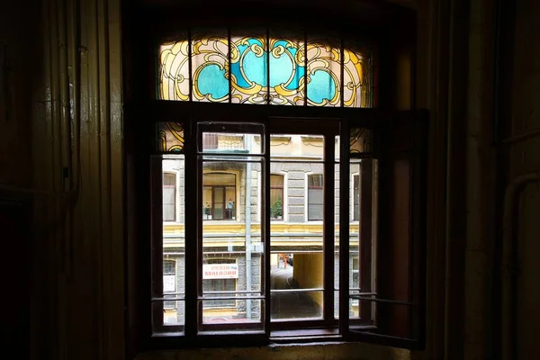 St Petersburg Kirochnaya Caddesi'nde Art Nouveau tarzı Baka'nın apartman, ana merdiven iç, — Stok fotoğraf