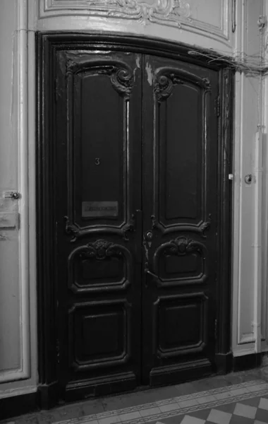 Το διαμέρισμα βρίσκεται σε στιλ αρ νουβό στην οδό Κιρόναγια στην Αγία Πετρούπολη, στο εσωτερικό της μεγάλης σκάλας — Φωτογραφία Αρχείου
