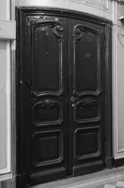 Baka's apartment building in Art Nouveau style on Kirochnaya Street in St. Petersburg, the interior of the grand staircase — Stock Photo, Image