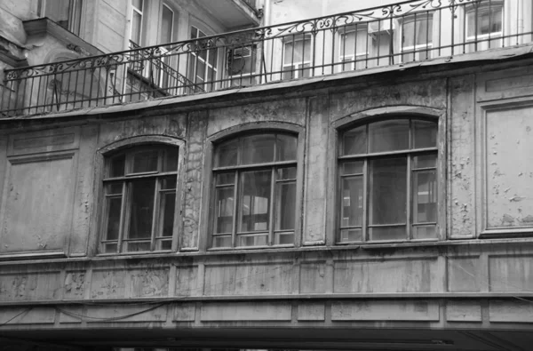 Baka's apartment building in Art Nouveau style on Kirochnaya Street in St. Petersburg — Stock Photo, Image