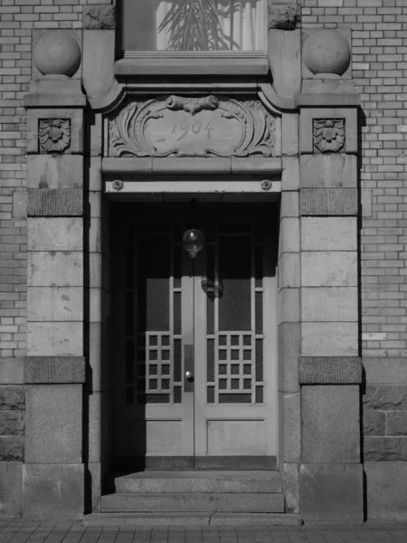 The entrance to the Art Nouveau style in a residential building on Fontanka — Stock Photo, Image