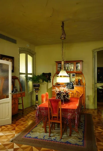 Fragment van het interieur in Art Nouveau-stijl in het huis van het Casa Mila Museum — Stockfoto