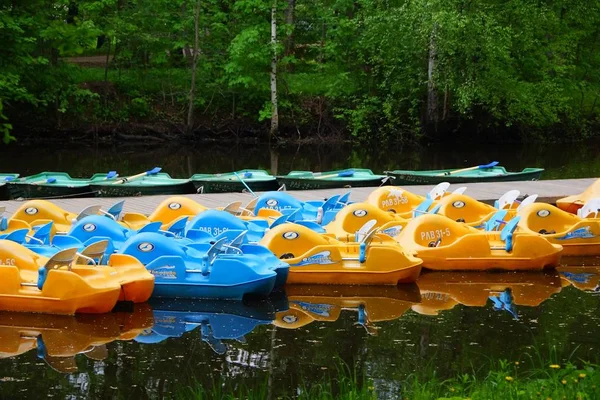 Parking plastic pleasure boats on Krestovsky Island — Stock Photo, Image