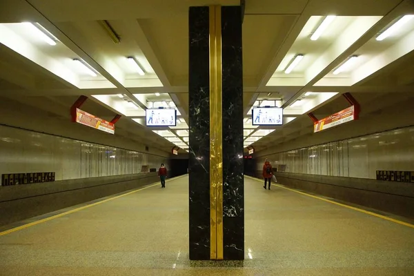 Interiér stanice metra Partizanskaja v Minsku — Stock fotografie