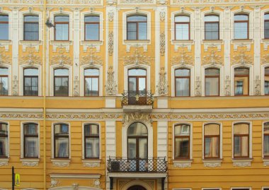 Art Nouveau tarzında cephe parçası, Zhukovsky Caddesi 'nde ev