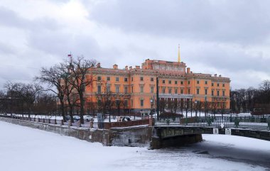 Kış kar fırtınası sabah ve Mikhailovsky Kalesi i