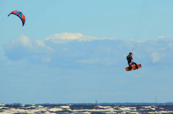 Kitesurf em Letónia — Fotografia de Stock