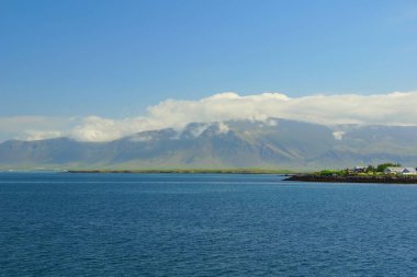 yazın güneşli bir gün