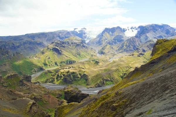 Kalter isländischer Morgen und Mirdalsj � kull glacie — Stockfoto