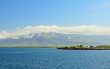 yazın güneşli bir gün