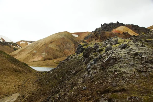 Serin bir İzlanda yazı sabahı