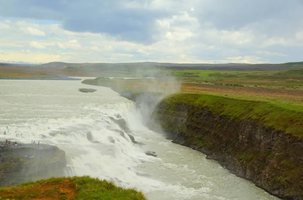 Cascade Gudlfoss est l'attraction de l'anneau d'or de l'Islande — Photo