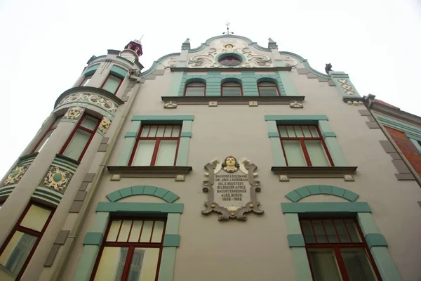 Detalhe do design da fachada do edifício Art Nouveau — Fotografia de Stock