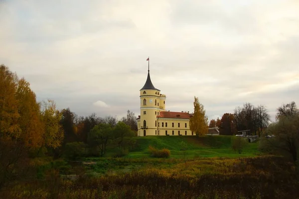 Październikowy wieczór i spacer po parku Mariental — Zdjęcie stockowe