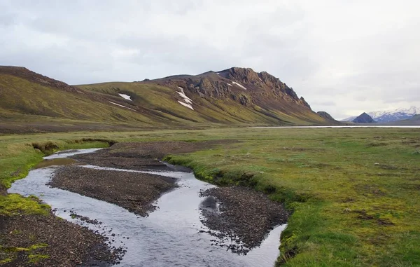 Prachtig landschap bij het bergmeer Alftavatn — Stockfoto