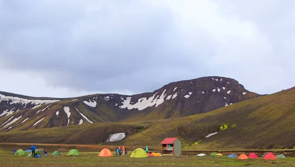 高山湖畔美丽的风景Alftavatn — 图库照片