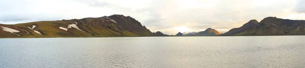 Alftavatn Gölü ve serin bir yaz akşamı — Stok fotoğraf