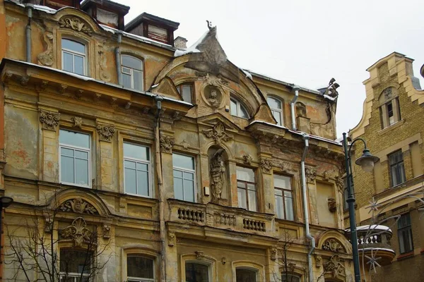 Fragment Van Gevel Van Een Eclectisch Gebouw Het Centrum Van — Stockfoto