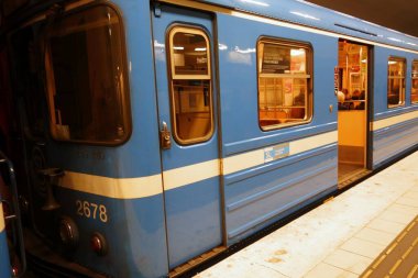 Stockholm 'ün tarihi bölümündeki Gamla Stan metro istasyonu