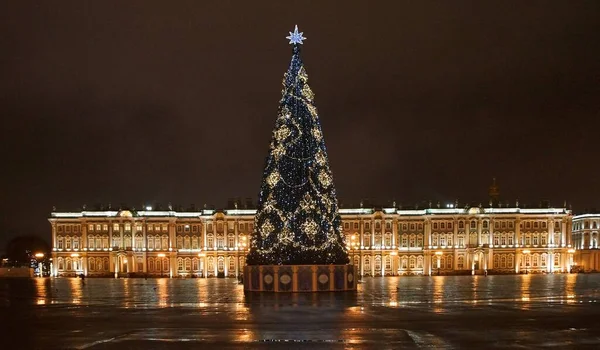 Nocny Spacer Centrum Sankt Petersburga Ozdobiony Noworocznymi Girlandami Elektrycznymi Główne — Zdjęcie stockowe