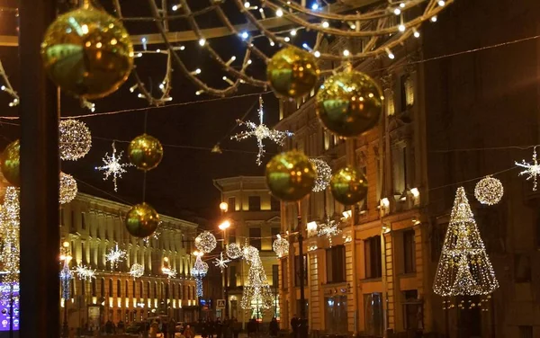 Nachtwanderung Zentrum Von Petersburg Mit Elektrischen Neujahrsgirlanden Bolschaja Morskaja Straße — Stockfoto