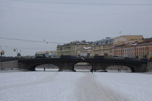 Caminata Marzo Sobre Hielo Del Congelado Río Fontanka Parte Histórica — Foto de Stock