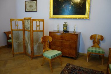 Yaz günü ve Gatchina Sarayı 'na ilginç bir gezi.