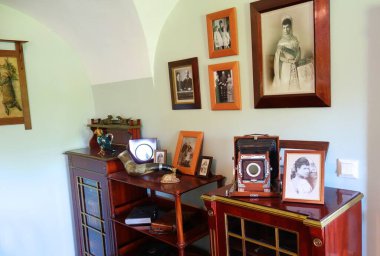 Yaz günü ve Gatchina Sarayı 'na ilginç bir gezi.