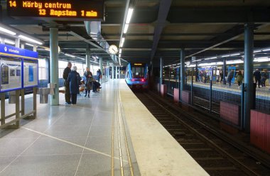 Stockholm 'ün tarihi bölümündeki Gamla Stan metro istasyonu