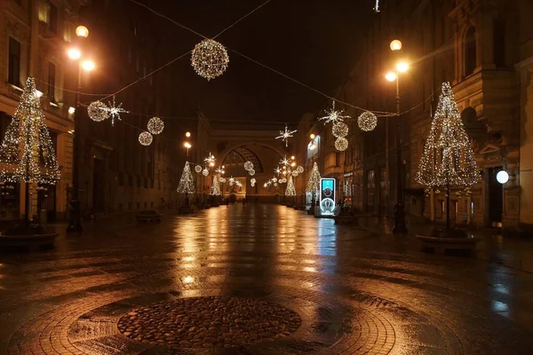 Promenade Nocturne Dans Centre Saint Pétersbourg Décorée Guirlandes Électriques Nouvel — Photo