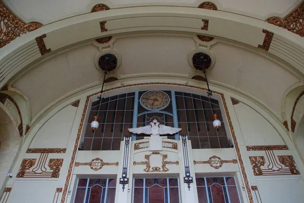 Vitebsky车站新艺术风格的历史建筑碎片 — 图库照片