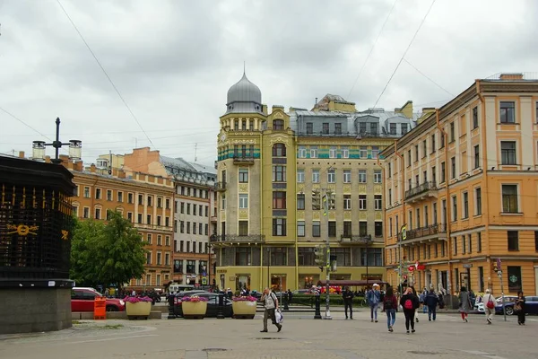 Jugendstilgebäude Moskovskiy Ein Fragment Der Fassade Des Haupteingangs — Stockfoto